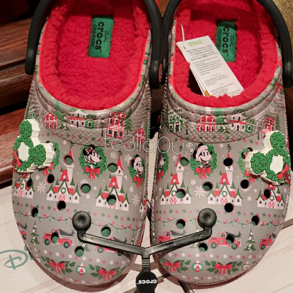 DISNEY PARKS LIGHT UP MICKEY CHRISTMAS CROCS - Picture 2 of 7